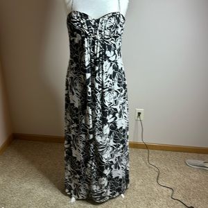 Black/white formal dress